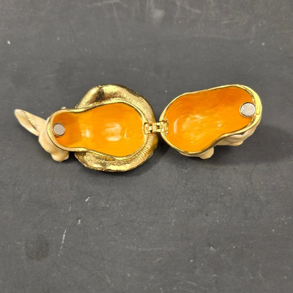 Enamel Bunny Rabbit Trinket Box Jeweled Hinged Straw Hat Figurine Gold Tone